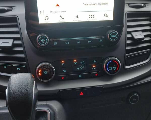 Форд Транзит Кастом 2019 у Млынове на Automoto.ua Білий Форд Транзит Кастом, об'ємом двигуна 2 л та пробігом 226 тис. км за 15950 $, фото 3 на Automoto.ua