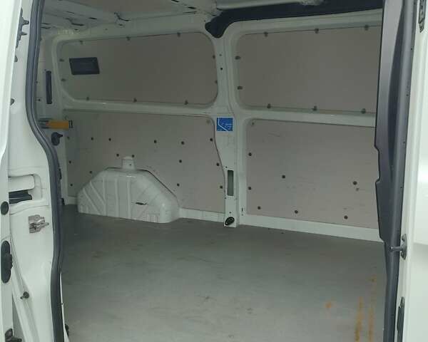 Форд Транзит Кастом 2019 у Млынове на Automoto.ua Білий Форд Транзит Кастом, об'ємом двигуна 2 л та пробігом 226 тис. км за 15950 $, фото 12 на Automoto.ua