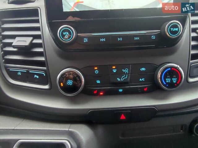 Белый Форд Транзит Кастом, объемом двигателя 2 л и пробегом 226 тыс. км за 16950 $, фото 1 на Automoto.ua