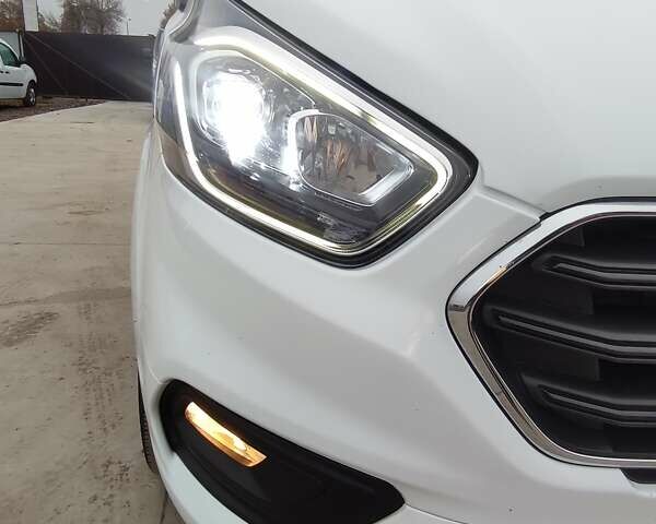 Белый Форд Транзит Кастом, объемом двигателя 2 л и пробегом 226 тыс. км за 16950 $, фото 7 на Automoto.ua