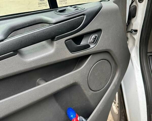 Білий Форд Транзит Кастом, об'ємом двигуна 2 л та пробігом 223 тис. км за 16500 $, фото 9 на Automoto.ua