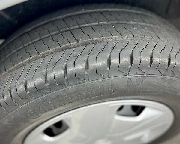 Белый Форд Транзит Кастом, объемом двигателя 2 л и пробегом 207 тыс. км за 18500 $, фото 13 на Automoto.ua