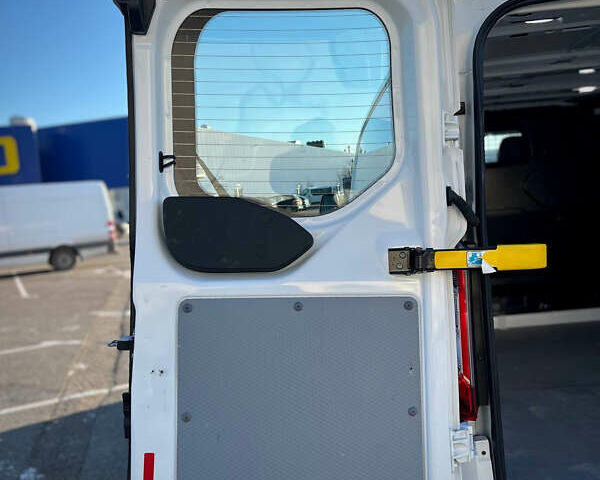 Білий Форд Транзит Кастом, об'ємом двигуна 2 л та пробігом 243 тис. км за 18900 $, фото 47 на Automoto.ua