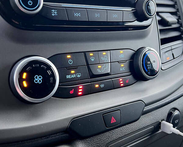 Белый Форд Транзит Кастом, объемом двигателя 2 л и пробегом 220 тыс. км за 19200 $, фото 34 на Automoto.ua