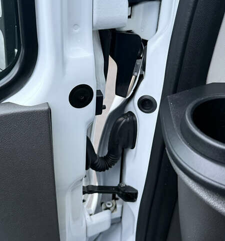 Белый Форд Транзит Кастом, объемом двигателя 2 л и пробегом 258 тыс. км за 17500 $, фото 27 на Automoto.ua