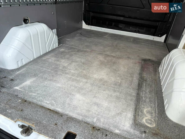 Белый Форд Транзит Кастом, объемом двигателя 2 л и пробегом 197 тыс. км за 14599 $, фото 34 на Automoto.ua