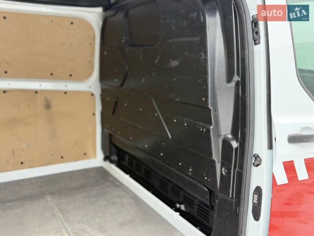 Белый Форд Транзит Кастом, объемом двигателя 2 л и пробегом 220 тыс. км за 15700 $, фото 10 на Automoto.ua