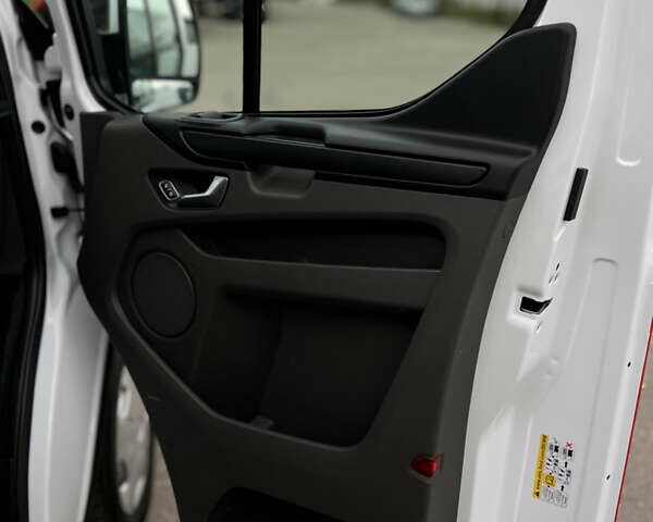 Белый Форд Транзит Кастом, объемом двигателя 2 л и пробегом 222 тыс. км за 15800 $, фото 17 на Automoto.ua