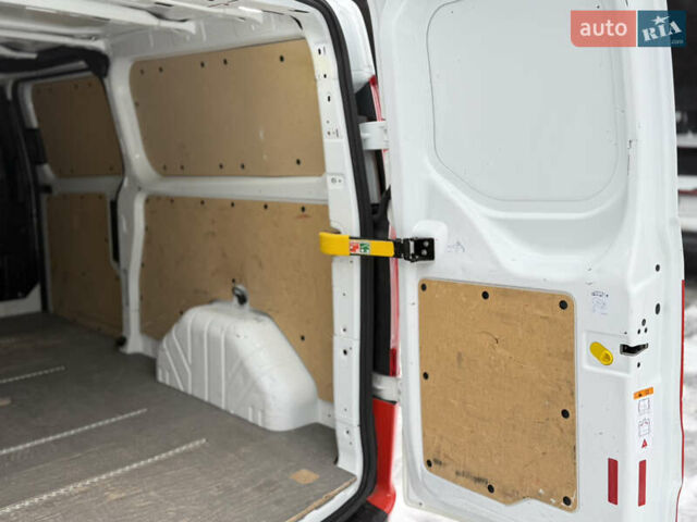 Белый Форд Транзит Кастом, объемом двигателя 2 л и пробегом 220 тыс. км за 15700 $, фото 9 на Automoto.ua