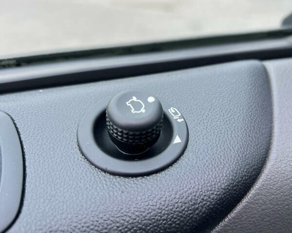 Белый Форд Транзит Кастом, объемом двигателя 2 л и пробегом 222 тыс. км за 15800 $, фото 9 на Automoto.ua