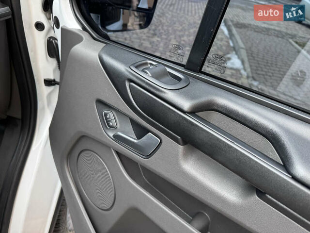 Білий Форд Транзит Кастом, об'ємом двигуна 2 л та пробігом 164 тис. км за 16500 $, фото 16 на Automoto.ua