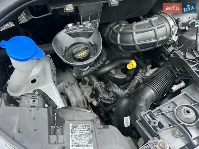 Білий Форд Транзит Кастом, об'ємом двигуна 2 л та пробігом 216 тис. км за 17800 $, фото 26 на Automoto.ua