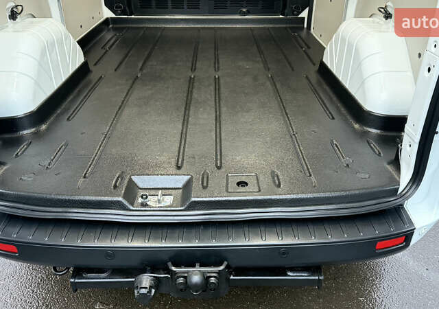 Белый Форд Транзит Кастом, объемом двигателя 2 л и пробегом 258 тыс. км за 17500 $, фото 19 на Automoto.ua