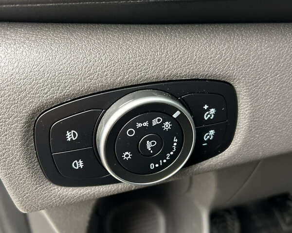 Белый Форд Транзит Кастом, объемом двигателя 2 л и пробегом 222 тыс. км за 15800 $, фото 10 на Automoto.ua