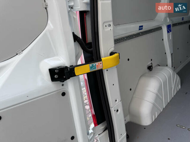 Белый Форд Транзит Кастом, объемом двигателя 2 л и пробегом 164 тыс. км за 16800 $, фото 44 на Automoto.ua