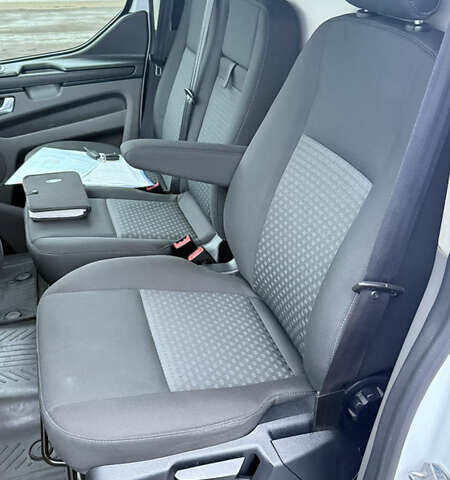 Белый Форд Транзит Кастом, объемом двигателя 2 л и пробегом 258 тыс. км за 17500 $, фото 39 на Automoto.ua