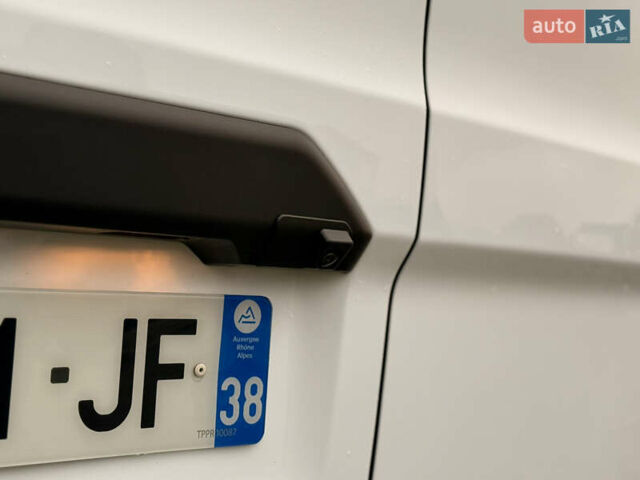 Белый Форд Транзит Кастом, объемом двигателя 2 л и пробегом 197 тыс. км за 14599 $, фото 12 на Automoto.ua