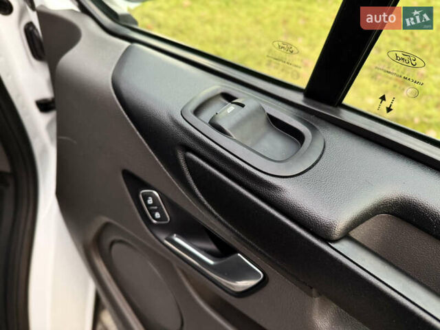 Белый Форд Транзит Кастом, объемом двигателя 2 л и пробегом 197 тыс. км за 14599 $, фото 32 на Automoto.ua