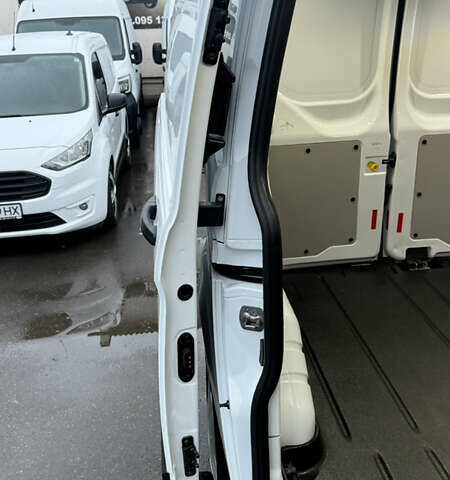 Белый Форд Транзит Кастом, объемом двигателя 2 л и пробегом 258 тыс. км за 17500 $, фото 25 на Automoto.ua