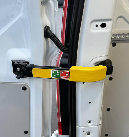 Белый Форд Транзит Кастом, объемом двигателя 2 л и пробегом 258 тыс. км за 17500 $, фото 18 на Automoto.ua