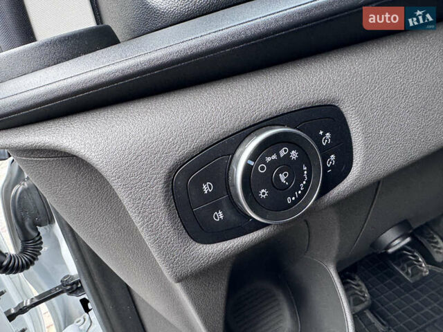 Белый Форд Транзит Кастом, объемом двигателя 2 л и пробегом 164 тыс. км за 16800 $, фото 19 на Automoto.ua