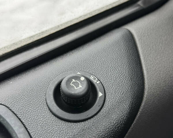 Белый Форд Транзит Кастом, объемом двигателя 2 л и пробегом 220 тыс. км за 15700 $, фото 25 на Automoto.ua