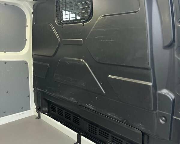 Білий Форд Транзит Кастом, об'ємом двигуна 2 л та пробігом 216 тис. км за 17800 $, фото 20 на Automoto.ua