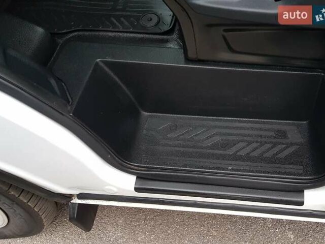 Білий Форд Транзит Кастом, об'ємом двигуна 2 л та пробігом 228 тис. км за 15800 $, фото 22 на Automoto.ua