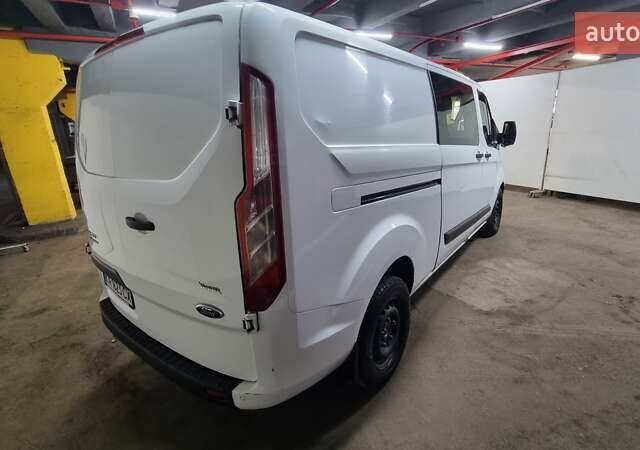 Белый Форд Транзит Кастом, объемом двигателя 2 л и пробегом 225 тыс. км за 18500 $, фото 4 на Automoto.ua