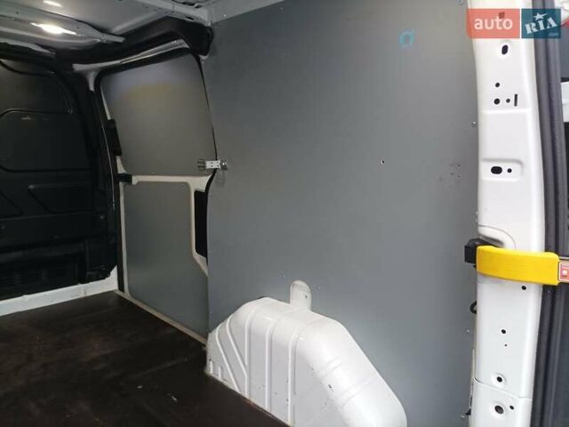 Белый Форд Транзит Кастом, объемом двигателя 2 л и пробегом 242 тыс. км за 16000 $, фото 15 на Automoto.ua