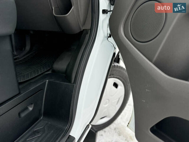 Белый Форд Транзит Кастом, объемом двигателя 2 л и пробегом 230 тыс. км за 21500 $, фото 59 на Automoto.ua