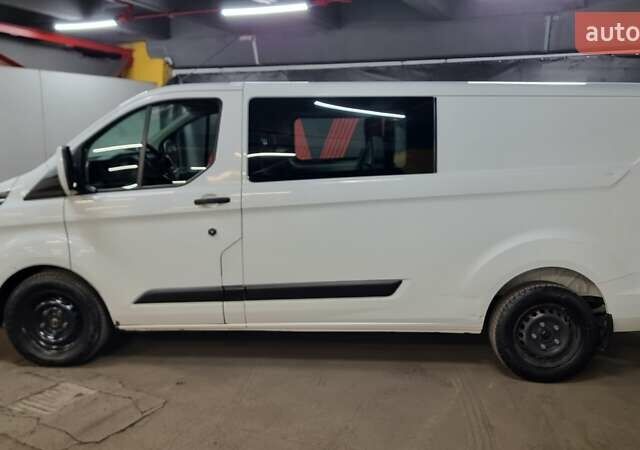 Белый Форд Транзит Кастом, объемом двигателя 2 л и пробегом 225 тыс. км за 18500 $, фото 2 на Automoto.ua