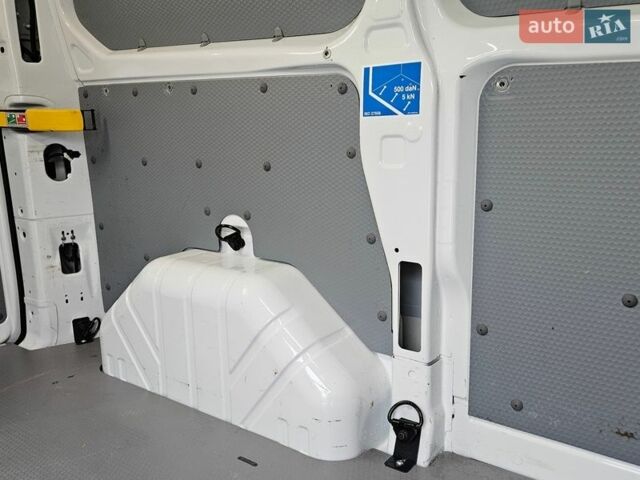 Белый Форд Транзит Кастом, объемом двигателя 2 л и пробегом 182 тыс. км за 17200 $, фото 16 на Automoto.ua