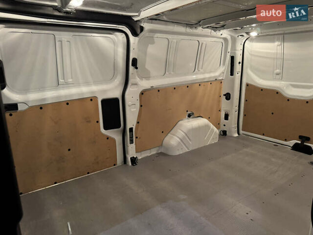 Белый Форд Транзит Кастом, объемом двигателя 2 л и пробегом 243 тыс. км за 17900 $, фото 6 на Automoto.ua