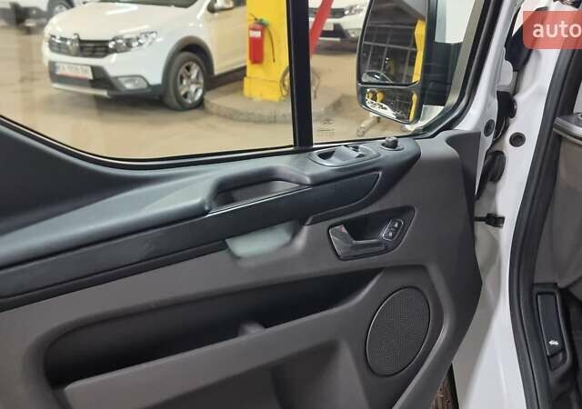 Белый Форд Транзит Кастом, объемом двигателя 2 л и пробегом 225 тыс. км за 18500 $, фото 7 на Automoto.ua