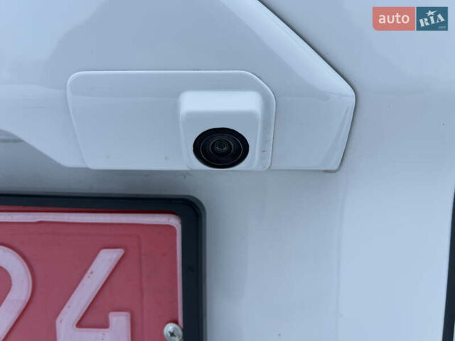 Белый Форд Транзит Кастом, объемом двигателя 2 л и пробегом 178 тыс. км за 18900 $, фото 52 на Automoto.ua