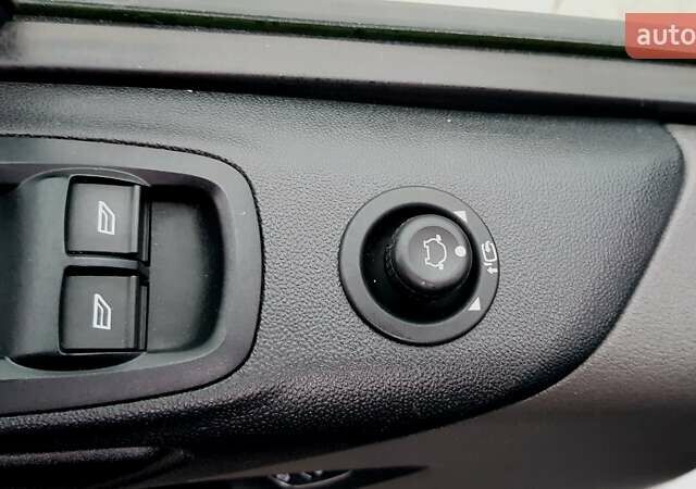 Білий Форд Транзит Кастом, об'ємом двигуна 2 л та пробігом 228 тис. км за 15800 $, фото 10 на Automoto.ua