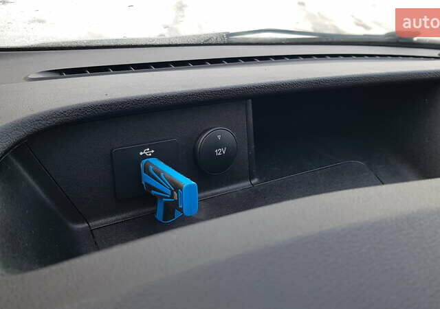 Белый Форд Транзит Кастом, объемом двигателя 2 л и пробегом 142 тыс. км за 18400 $, фото 16 на Automoto.ua