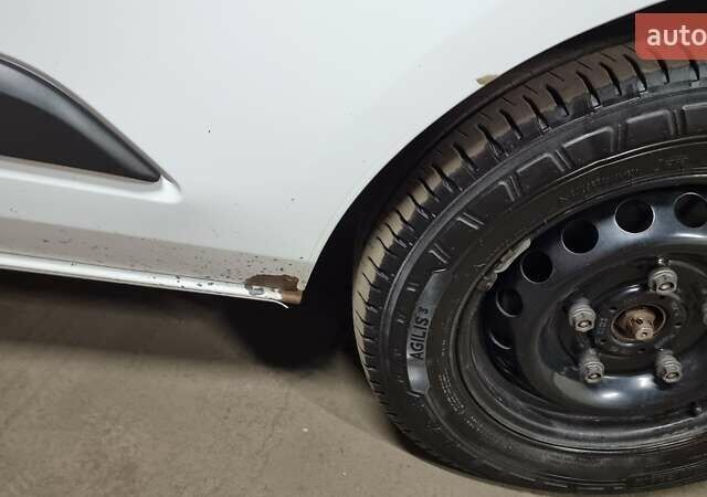 Белый Форд Транзит Кастом, объемом двигателя 2 л и пробегом 225 тыс. км за 18500 $, фото 23 на Automoto.ua