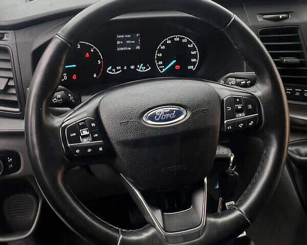 Білий Форд Транзит Кастом, об'ємом двигуна 2 л та пробігом 239 тис. км за 16500 $, фото 11 на Automoto.ua