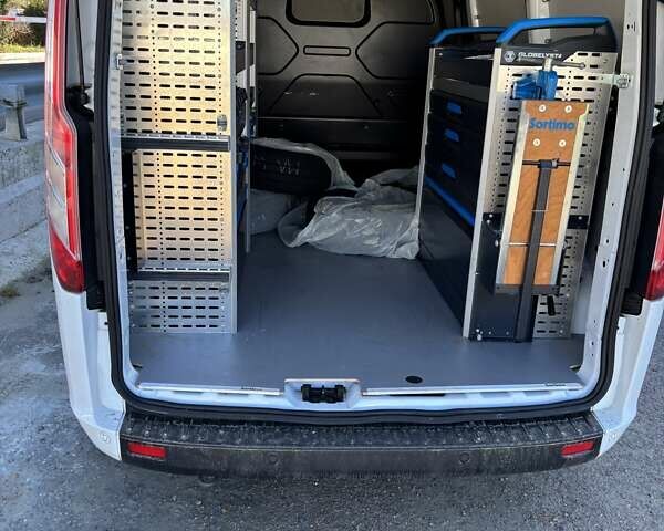 Білий Форд Транзит Кастом, об'ємом двигуна 2 л та пробігом 115 тис. км за 27822 $, фото 4 на Automoto.ua