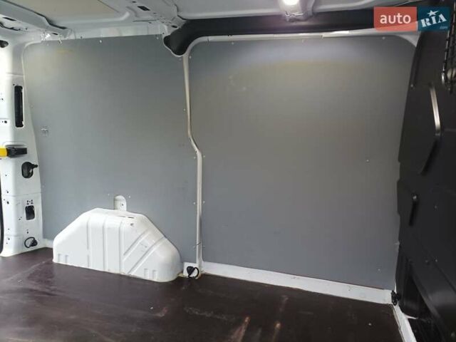 Белый Форд Транзит Кастом, объемом двигателя 2 л и пробегом 242 тыс. км за 16000 $, фото 25 на Automoto.ua
