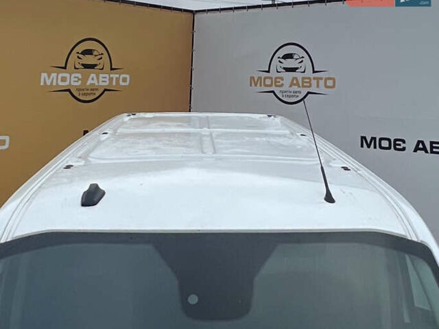 Белый Форд Транзит Кастом, объемом двигателя 2 л и пробегом 239 тыс. км за 15999 $, фото 23 на Automoto.ua