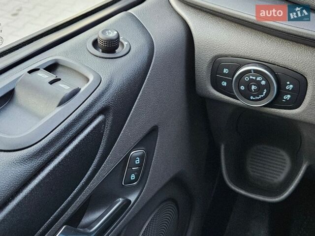 Белый Форд Транзит Кастом, объемом двигателя 2 л и пробегом 182 тыс. км за 17200 $, фото 31 на Automoto.ua