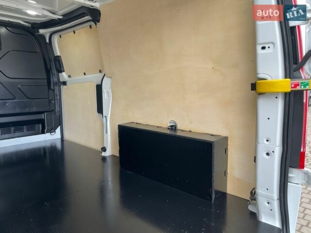 Белый Форд Транзит Кастом, объемом двигателя 2 л и пробегом 255 тыс. км за 16555 $, фото 27 на Automoto.ua