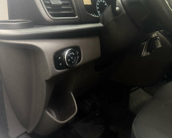 Белый Форд Транзит Кастом, объемом двигателя 2 л и пробегом 207 тыс. км за 16200 $, фото 8 на Automoto.ua