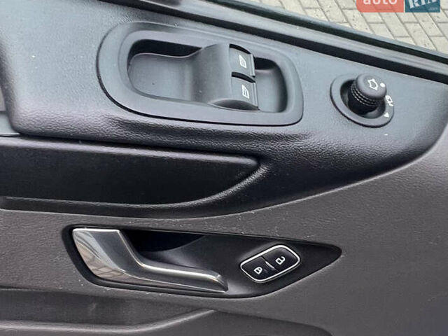 Белый Форд Транзит Кастом, объемом двигателя 2 л и пробегом 239 тыс. км за 15999 $, фото 13 на Automoto.ua