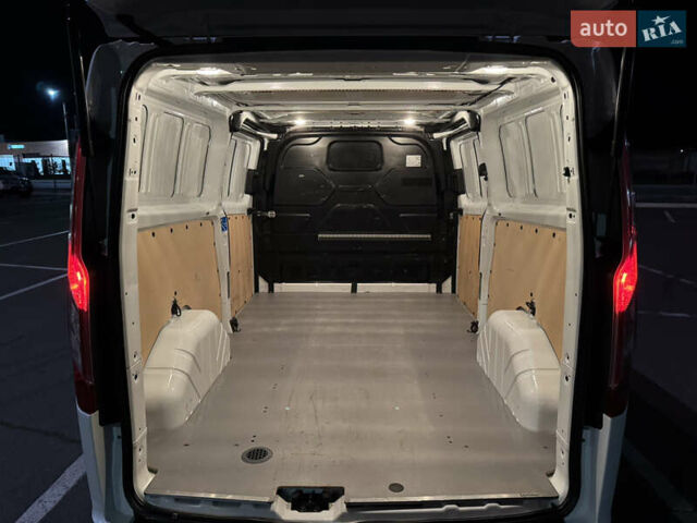 Белый Форд Транзит Кастом, объемом двигателя 2 л и пробегом 243 тыс. км за 17900 $, фото 5 на Automoto.ua