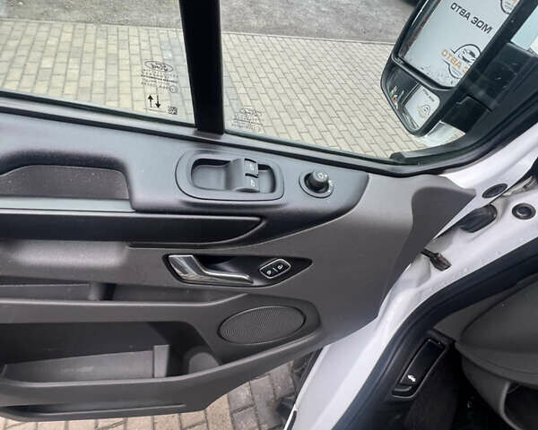 Белый Форд Транзит Кастом, объемом двигателя 2 л и пробегом 239 тыс. км за 15999 $, фото 16 на Automoto.ua