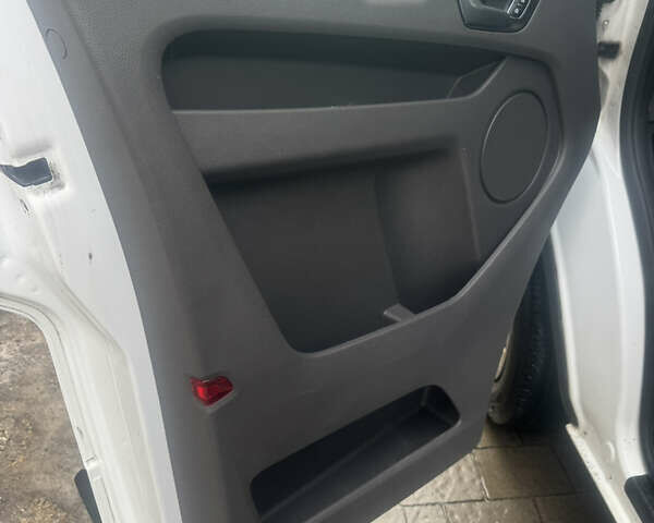 Белый Форд Транзит Кастом, объемом двигателя 2 л и пробегом 207 тыс. км за 16200 $, фото 7 на Automoto.ua